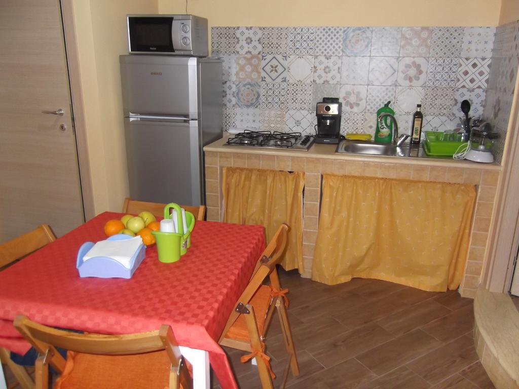 Zu Pippinu Apartment Castellammare del Golfo Ruang foto