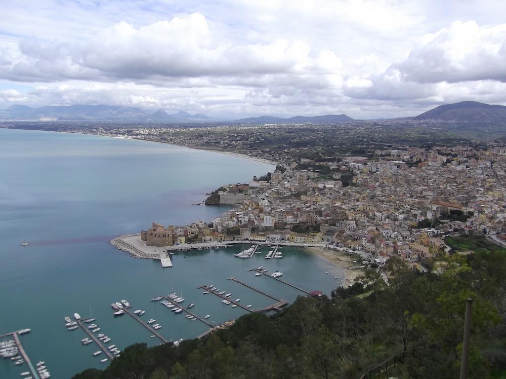 Zu Pippinu Apartment Castellammare del Golfo Bagian luar foto